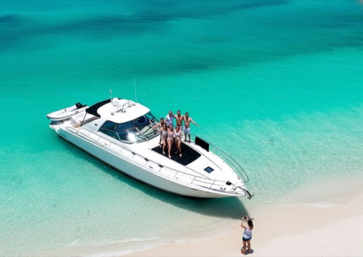 62ft Lux Yacht Charter
